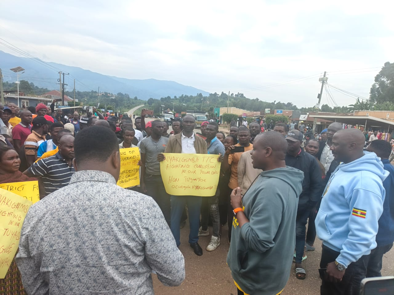 Residents of Nyakigumba Town Council Stop Hon. Balaam’s Car to Seek Help Over Corruption and Failed Projects