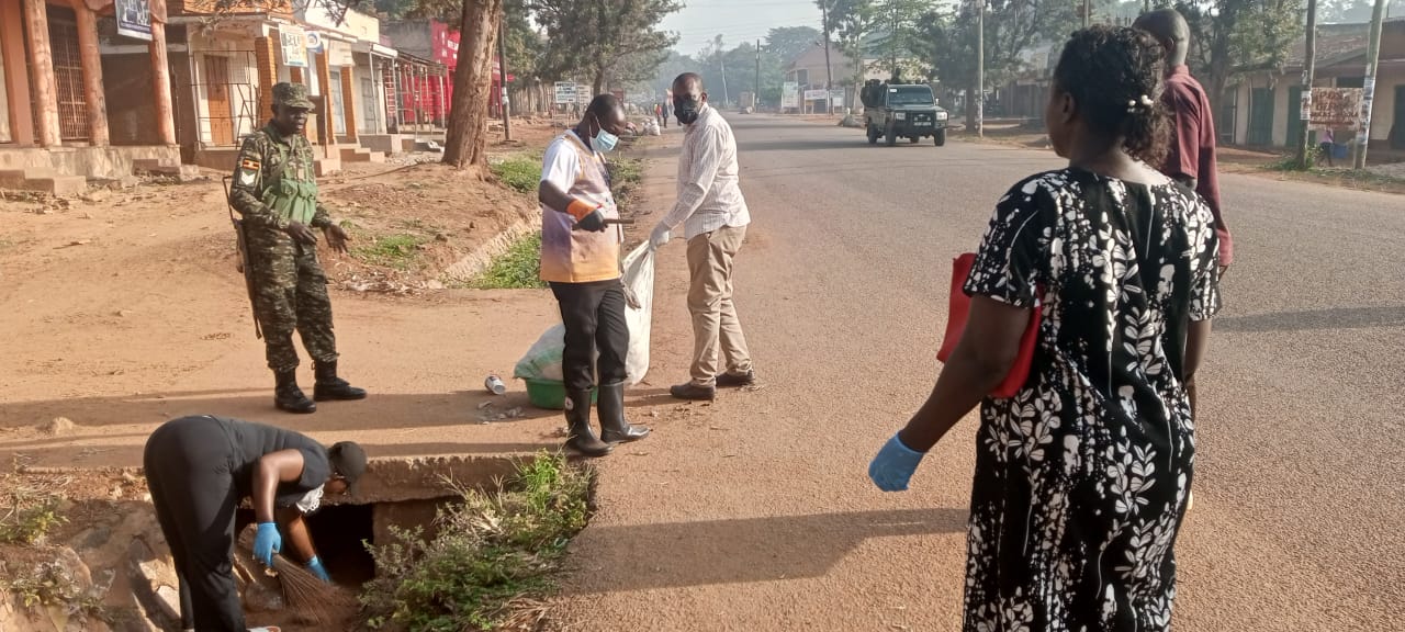 Happening Now: Nakasongola RDC, Bandeeba Festus Besigye, flags off today’s National Cleaning Exercise