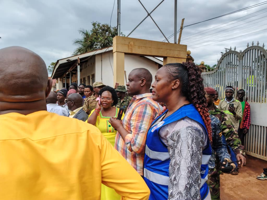 Minister Balaam Exposes Rot at Hoima Regional Referral Hospital – Nurses Hide, Patients Extorted, Bosses Flee